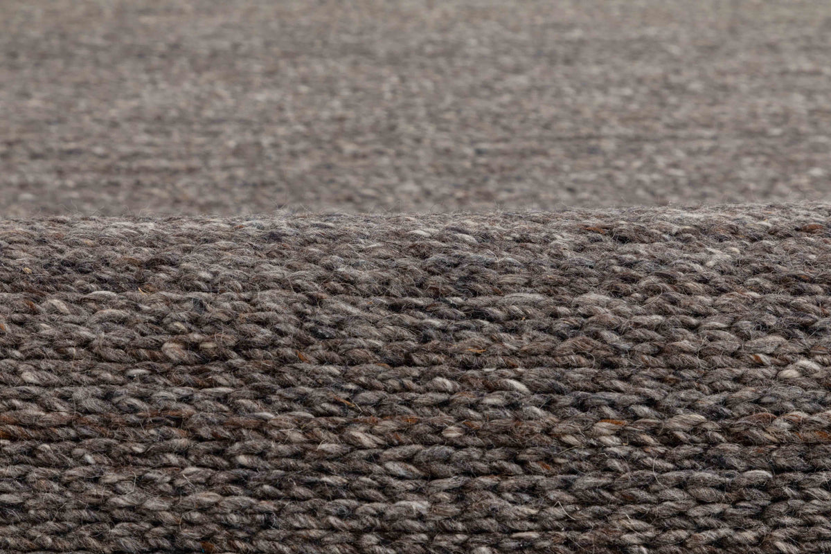 One silhouette. Your dimensions, comfort and finish.