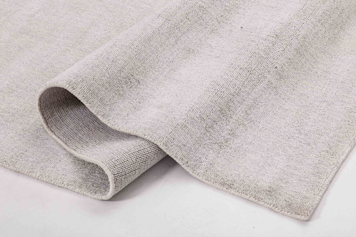 One silhouette. Your dimensions, comfort and finish.