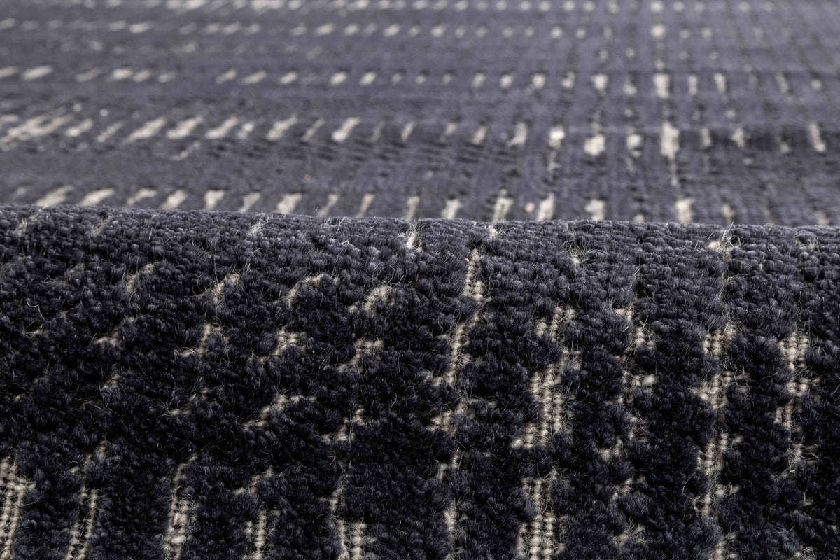 One silhouette. Your dimensions, comfort and finish.