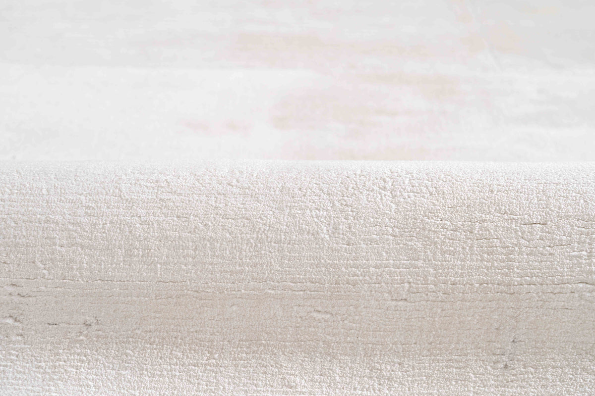 One silhouette. Your dimensions, comfort and finish.