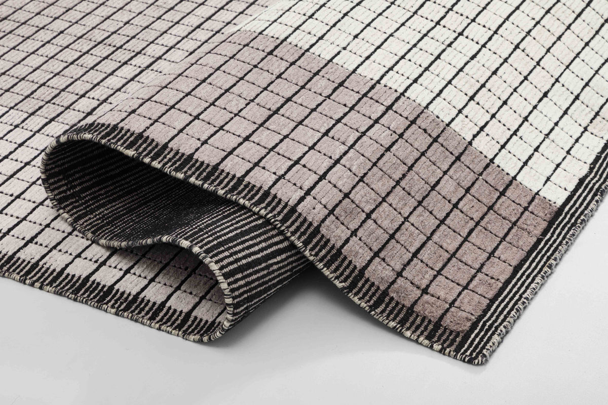 One silhouette. Your dimensions, comfort and finish.