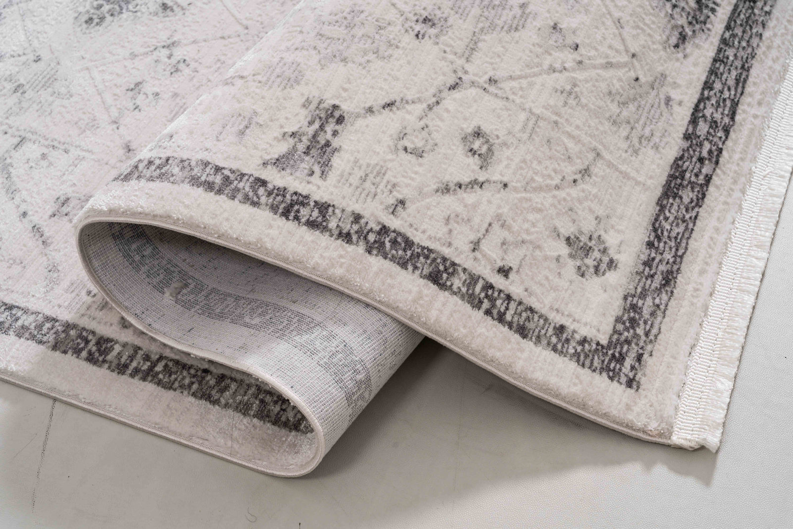 One silhouette. Your dimensions, comfort and finish.
