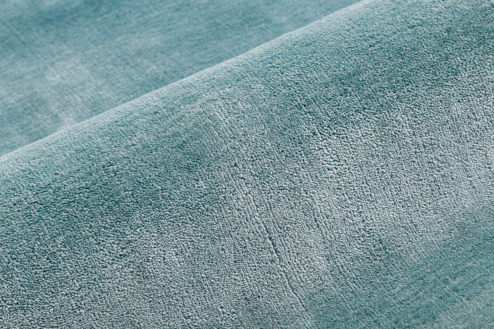 One silhouette. Your dimensions, comfort and finish.