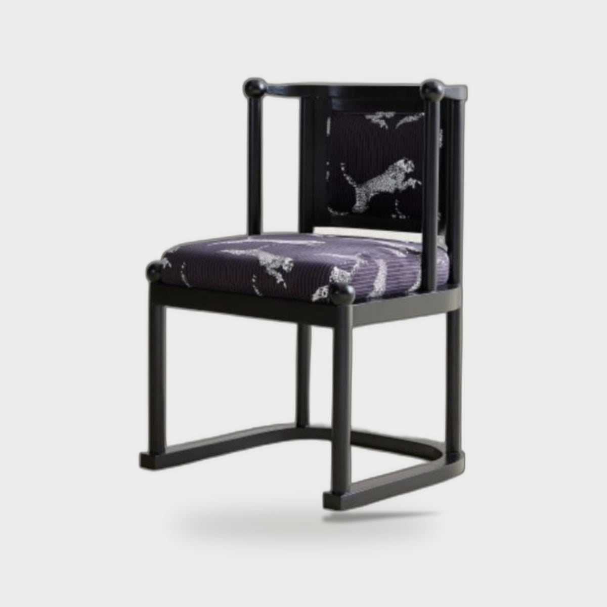 One silhouette. Your dimensions, comfort and finish.