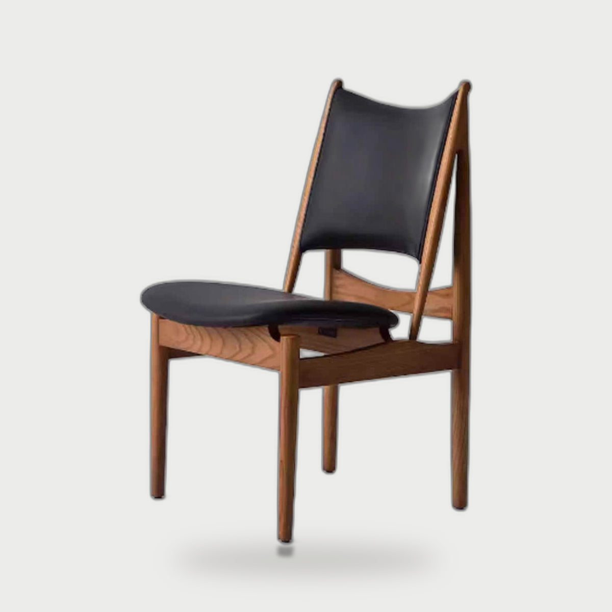 One silhouette. Your dimensions, comfort and finish.