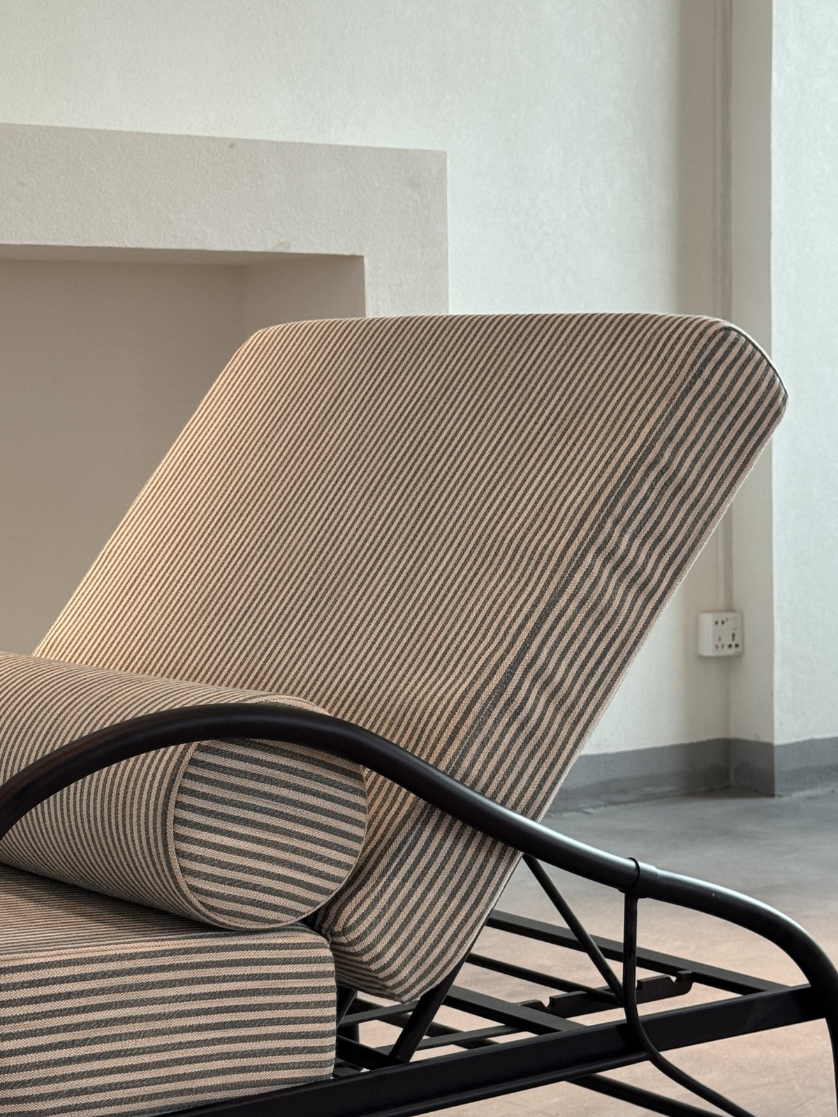 One silhouette. Your dimensions, comfort and finish.