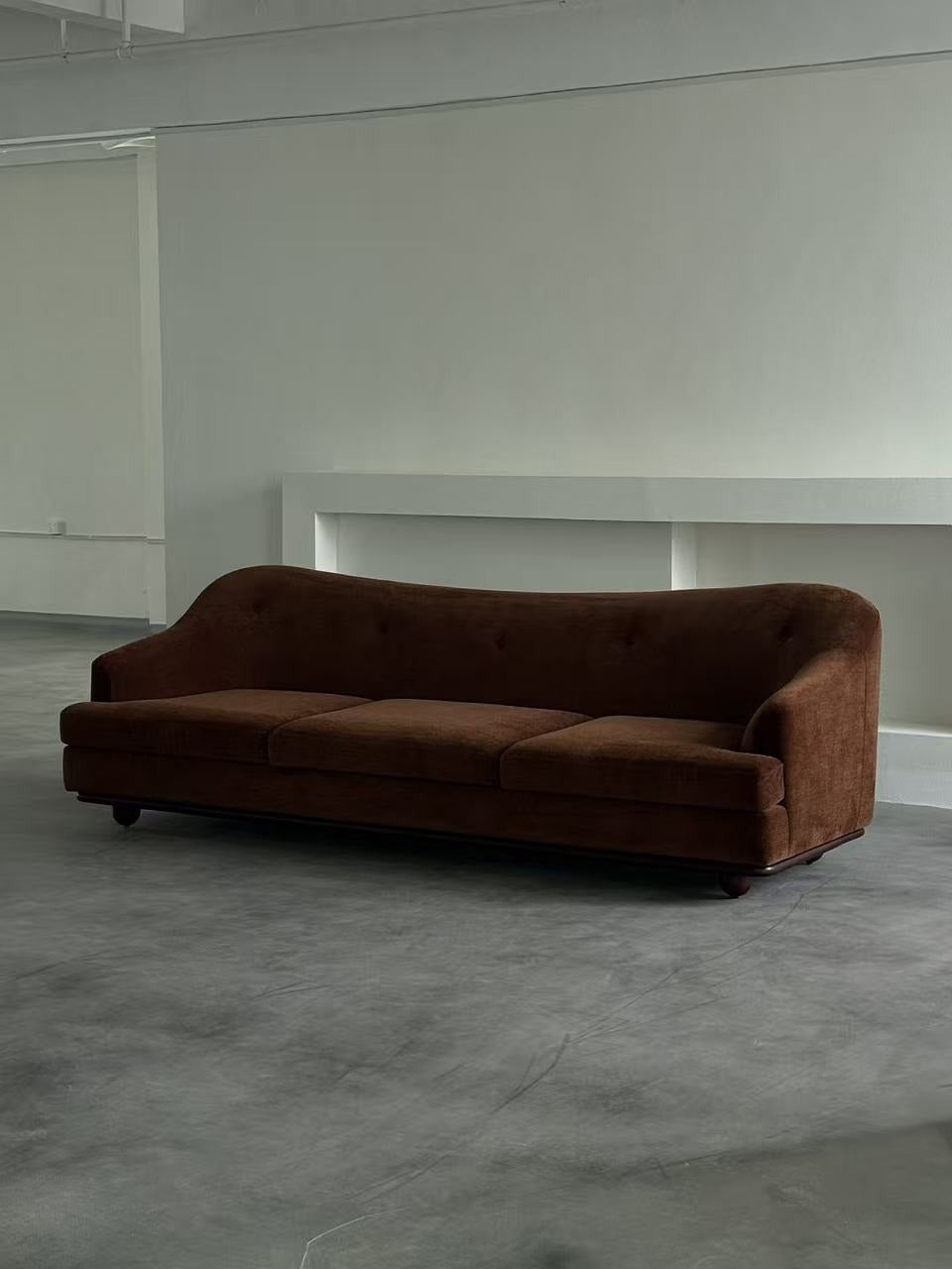 One silhouette. Your dimensions, comfort and finish.