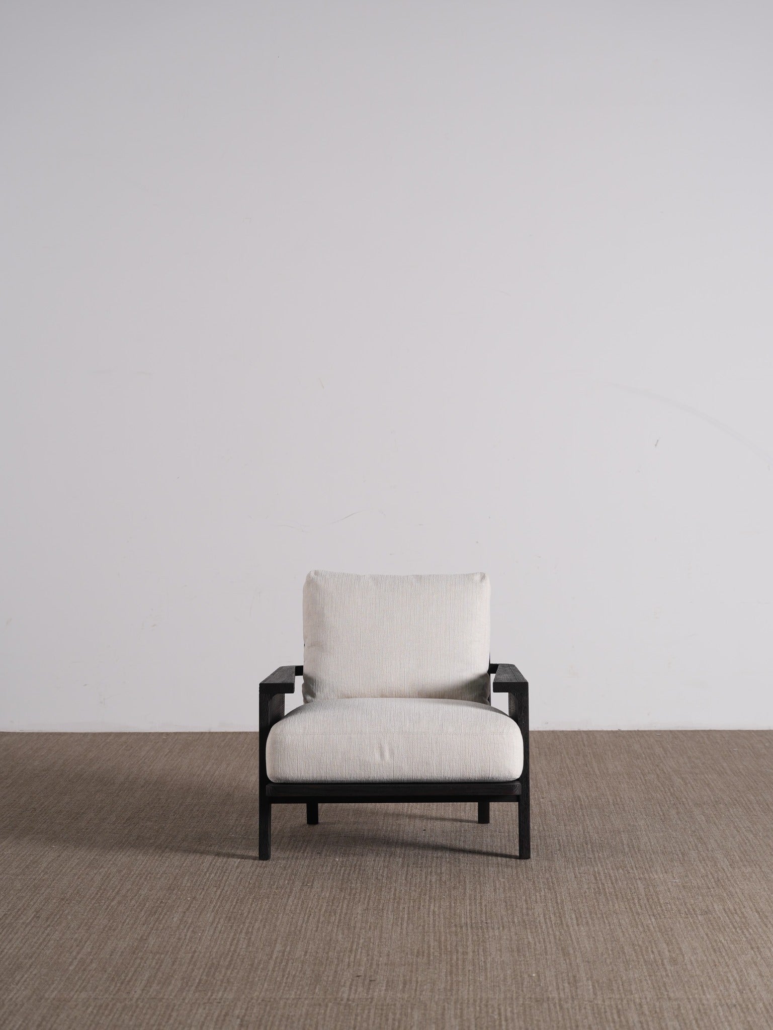 One silhouette. Your dimensions, comfort and finish.