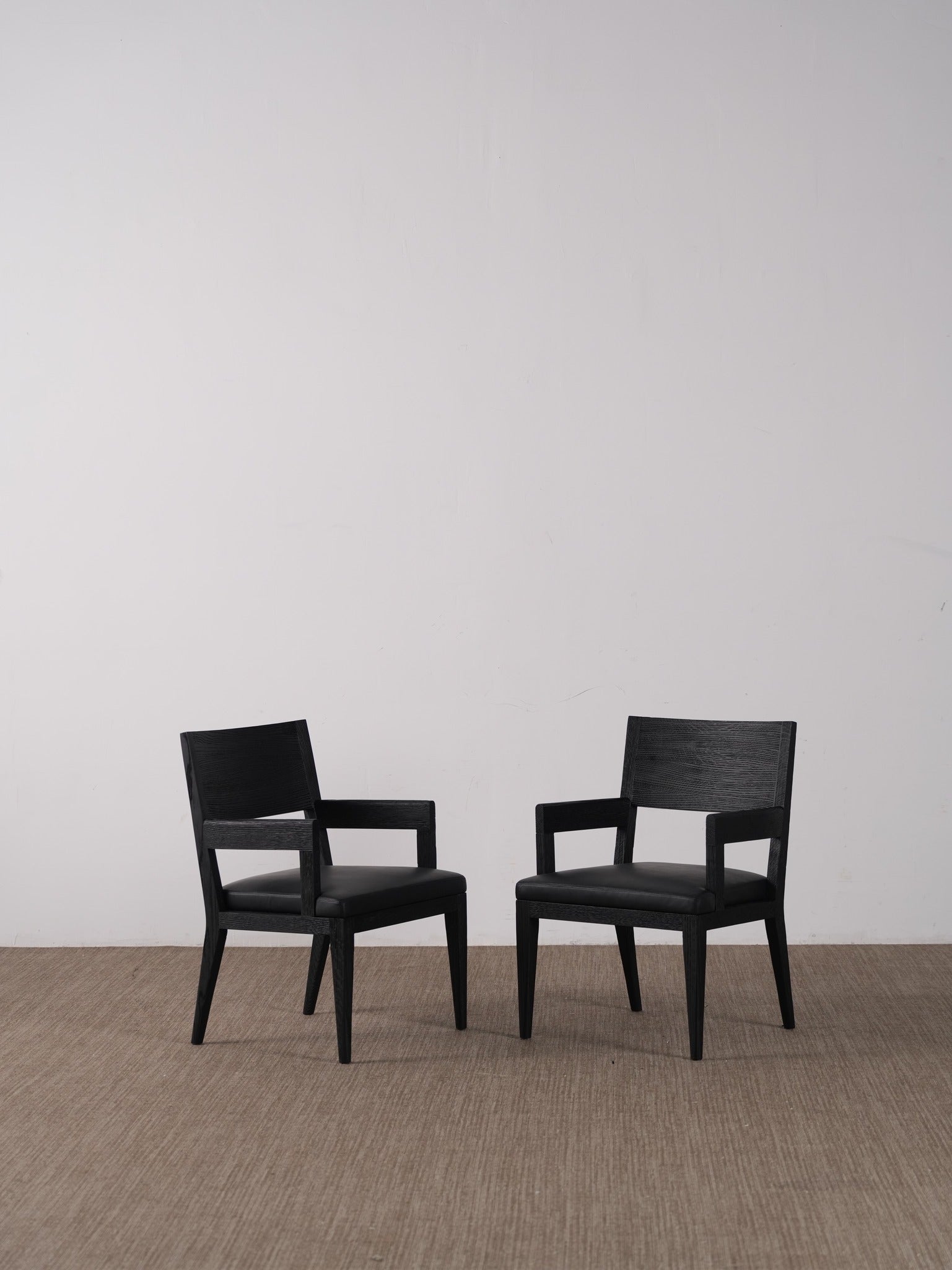 One silhouette. Your dimensions, comfort and finish.