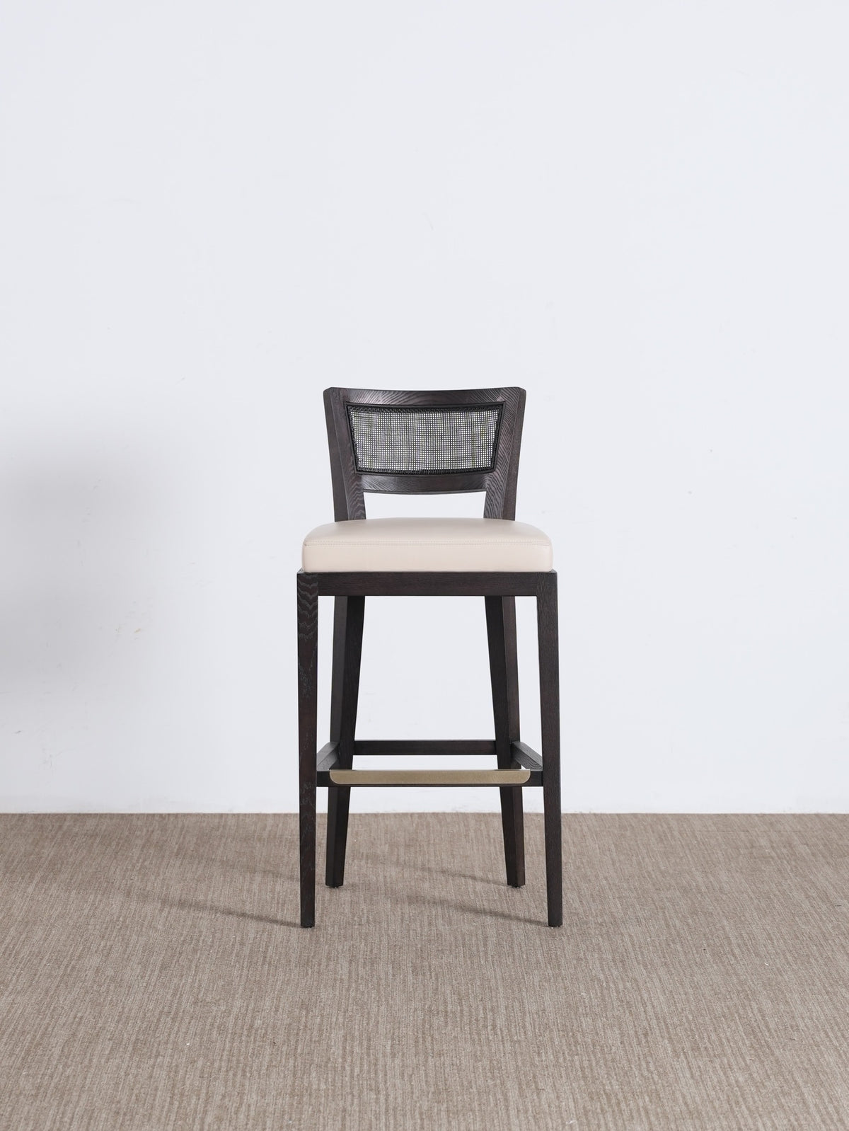 One silhouette. Your dimensions, comfort and finish.