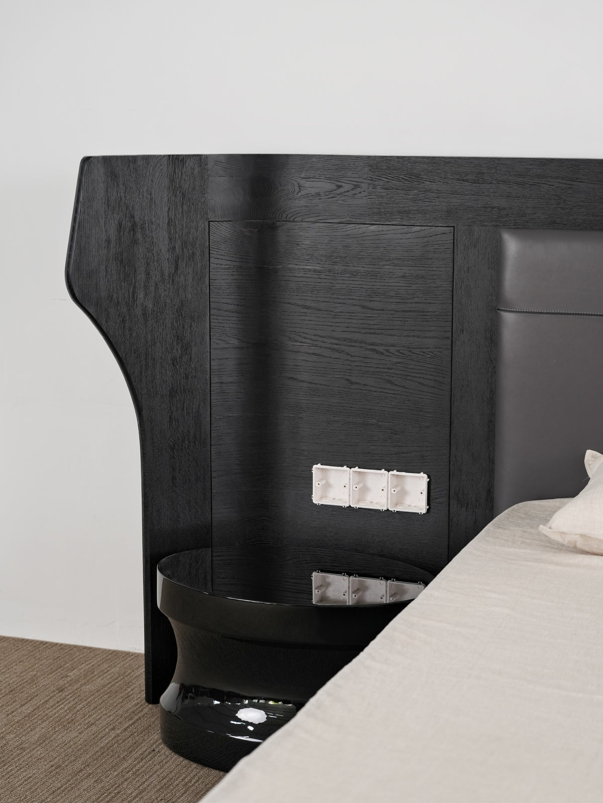 One silhouette. Your dimensions, comfort and finish.