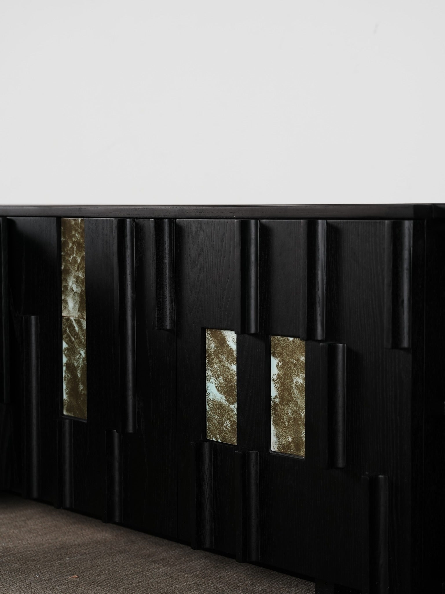 One silhouette. Your dimensions, comfort and finish.