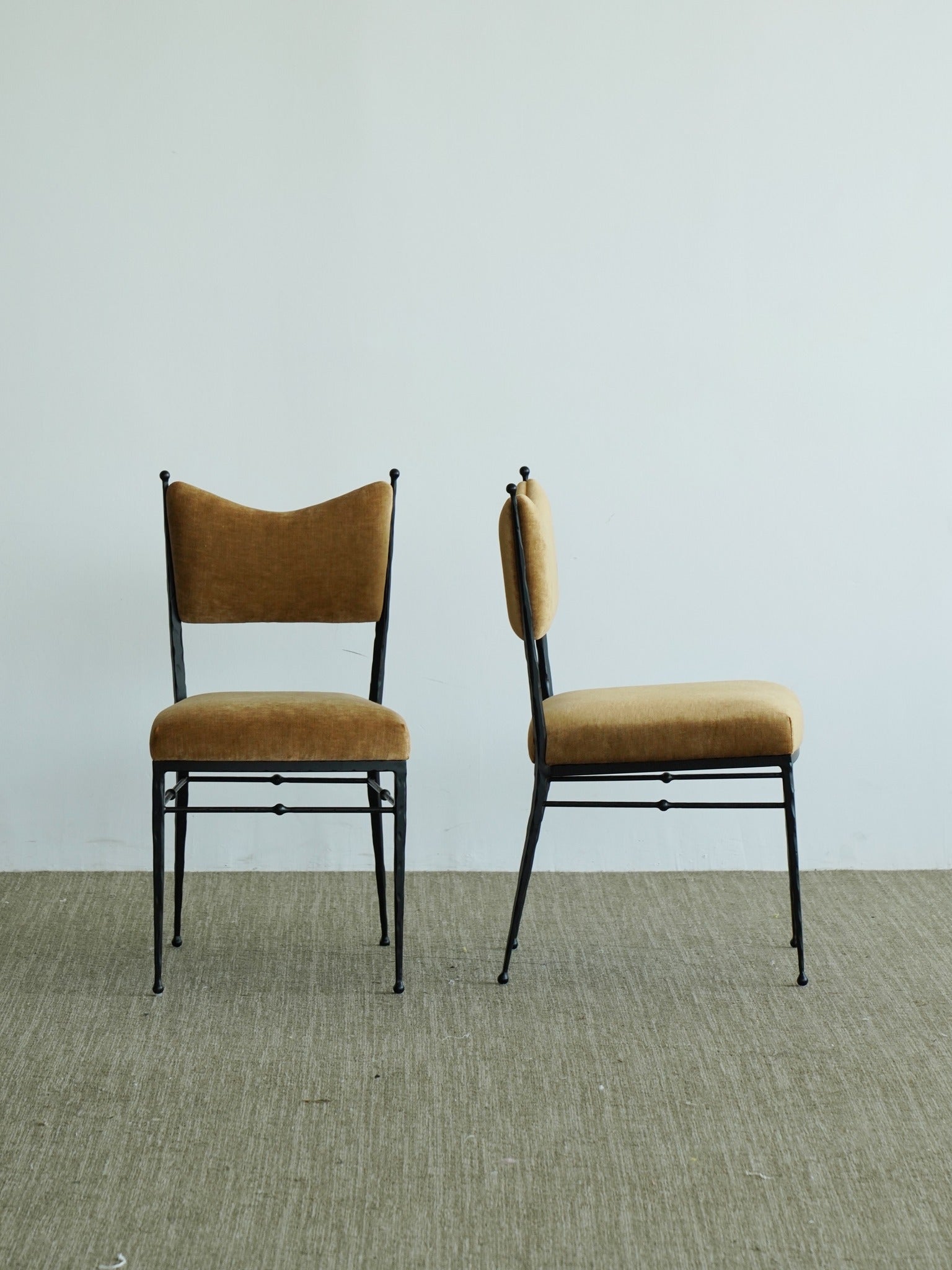 One silhouette. Your dimensions, comfort and finish.