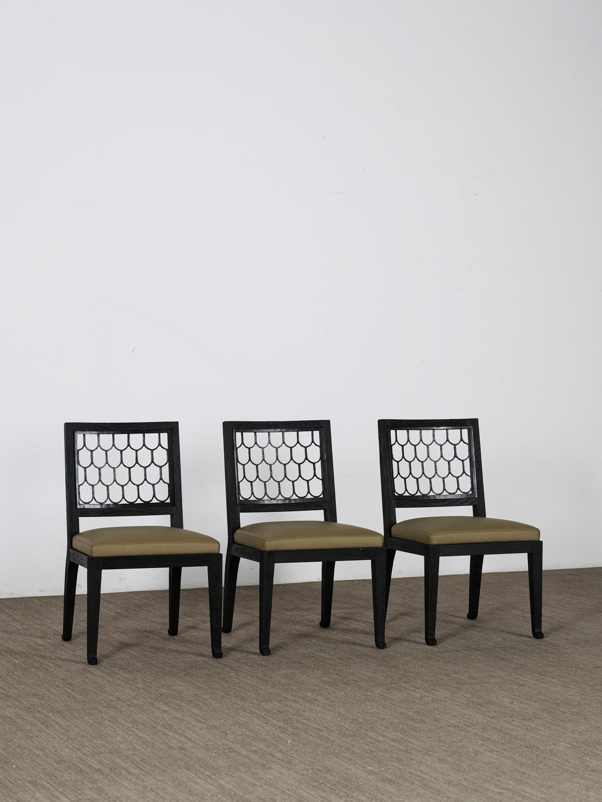 One silhouette. Your dimensions, comfort and finish.