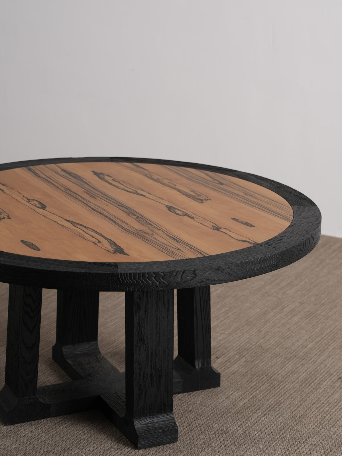 One silhouette. Your dimensions, comfort and finish.