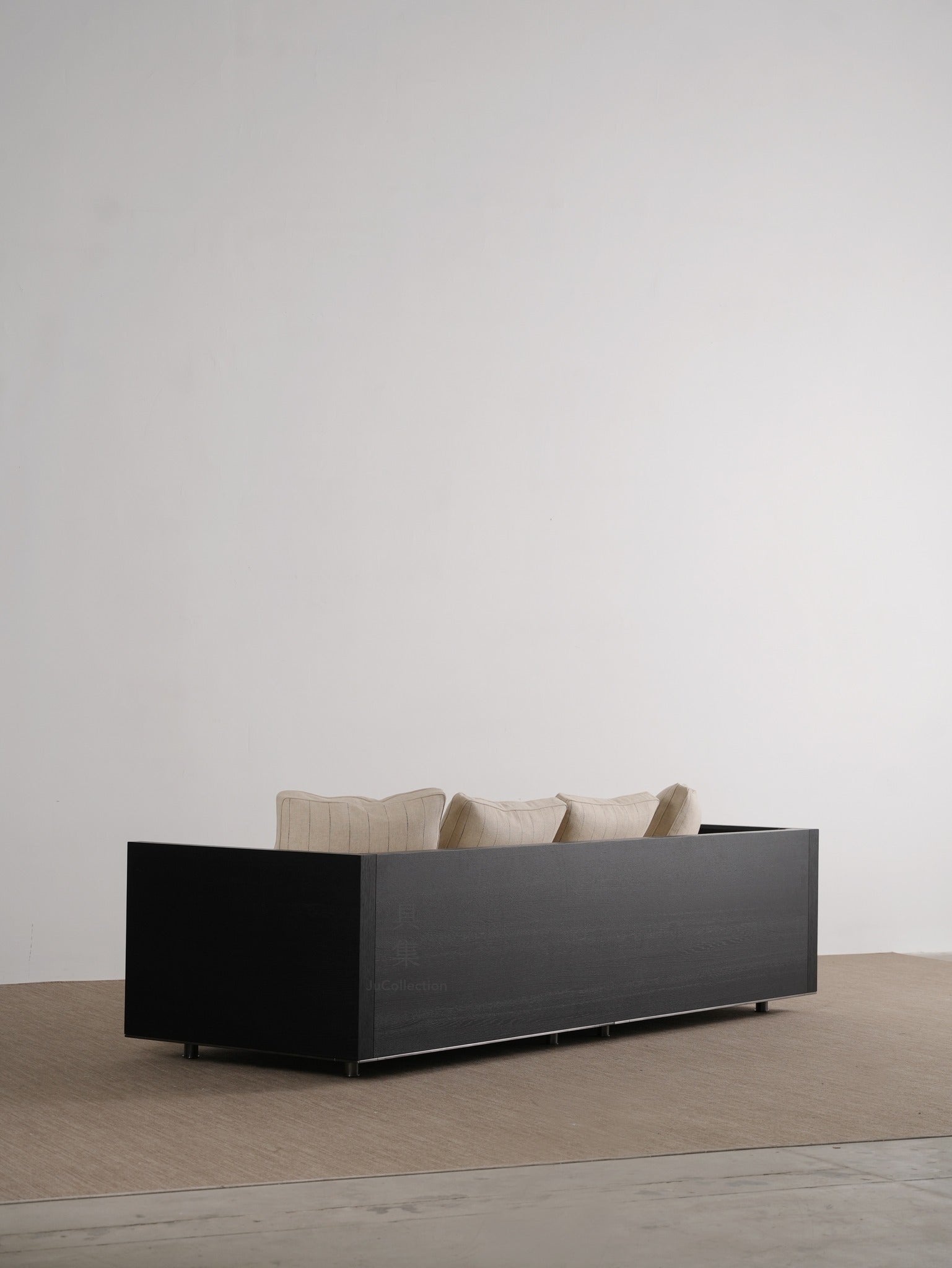 One silhouette. Your dimensions, comfort and finish.