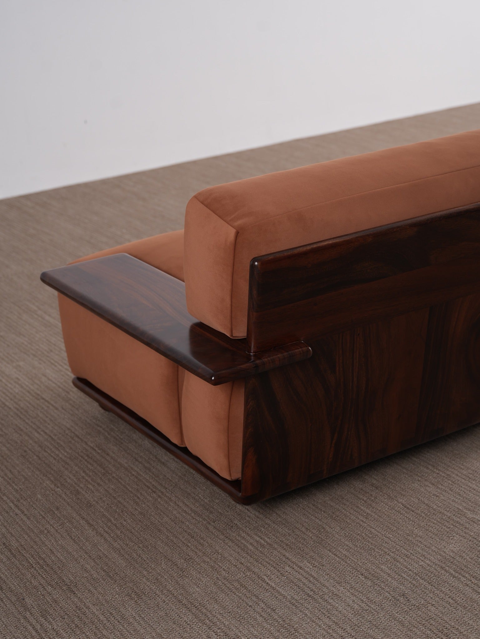One silhouette. Your dimensions, comfort and finish.