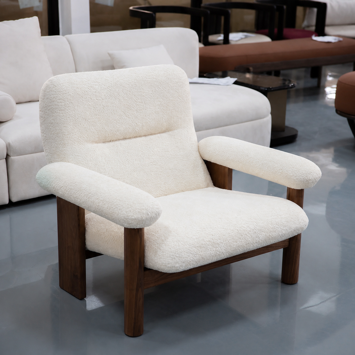 One silhouette. Your dimensions, comfort and finish.