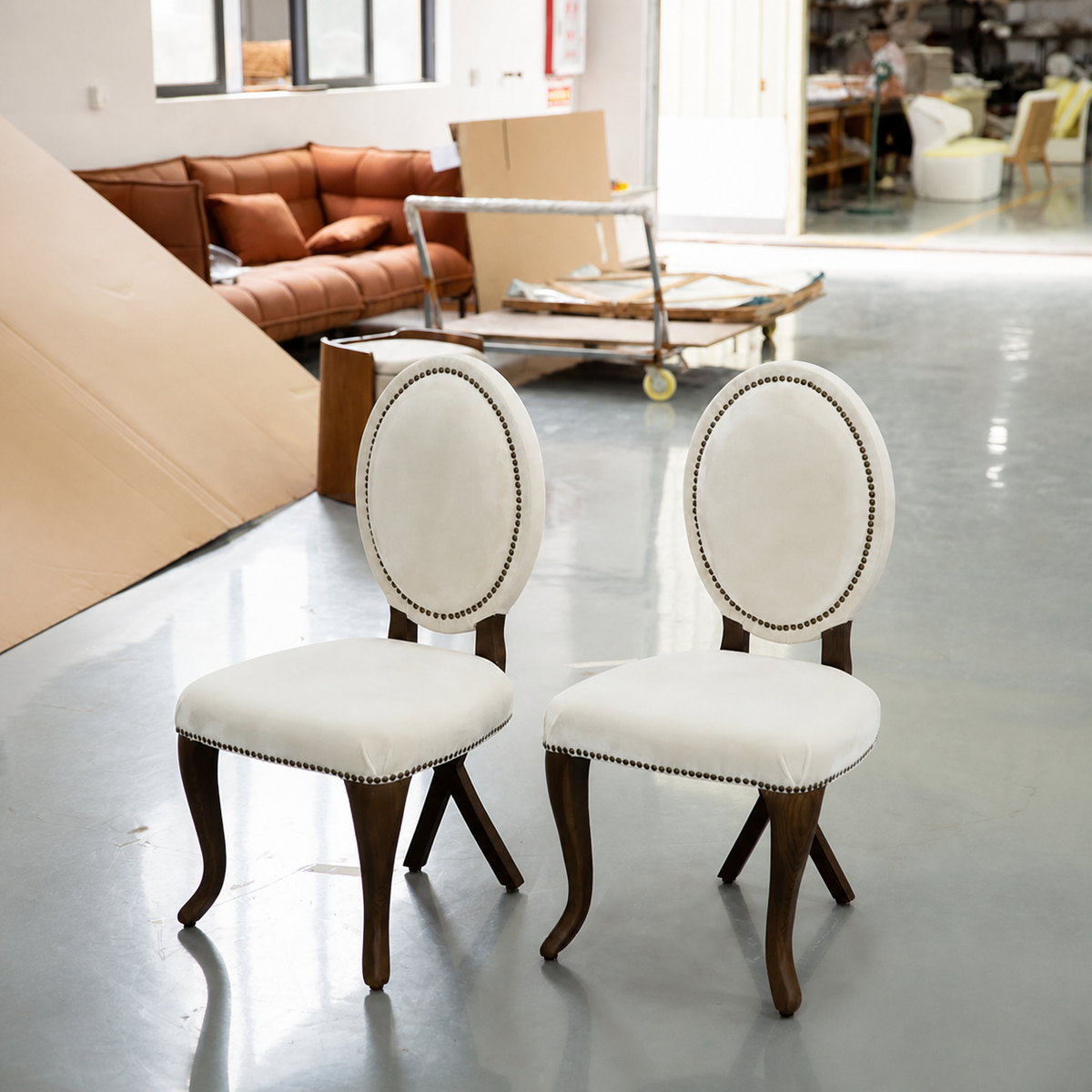 One silhouette. Your dimensions, comfort and finish.