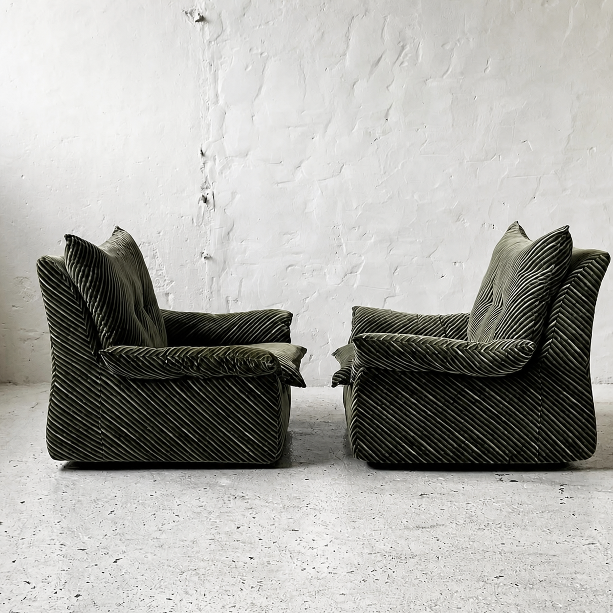 One silhouette. Your dimensions, comfort and finish.
