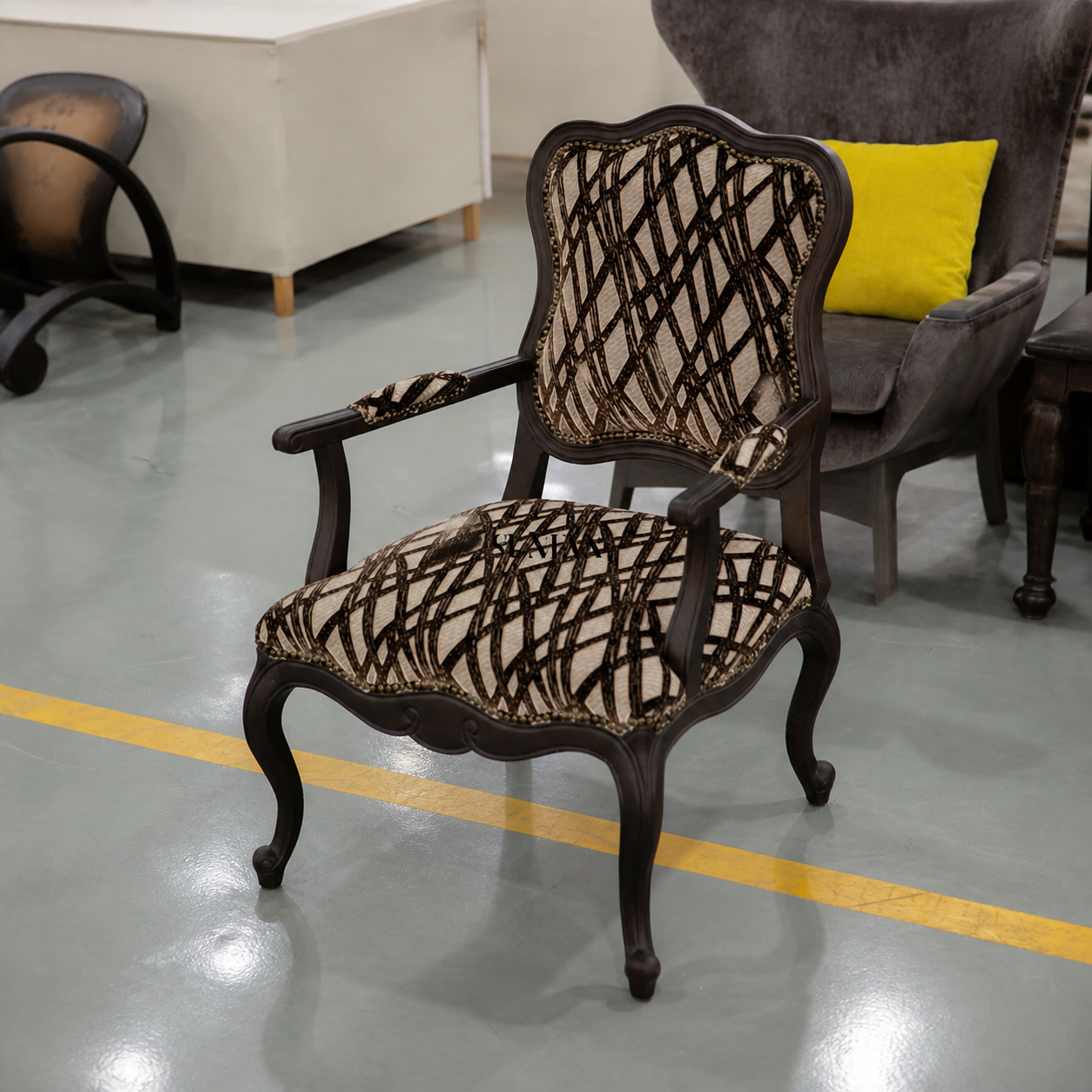 One silhouette. Your dimensions, comfort and finish.