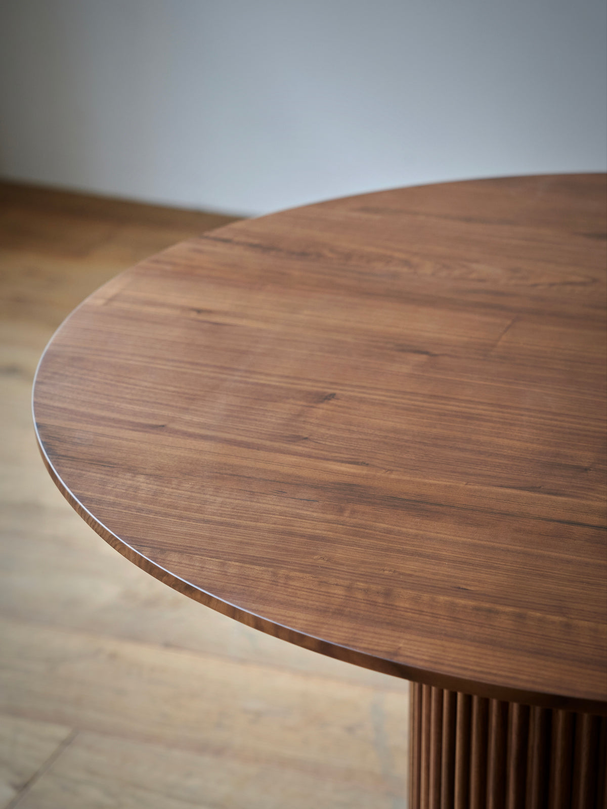 One silhouette. Your dimensions, comfort and finish.