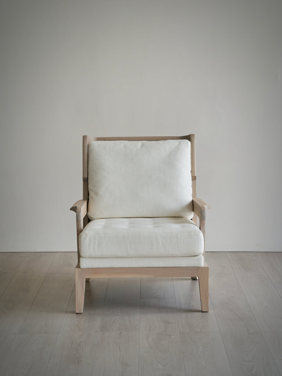 One silhouette. Your dimensions, comfort and finish.