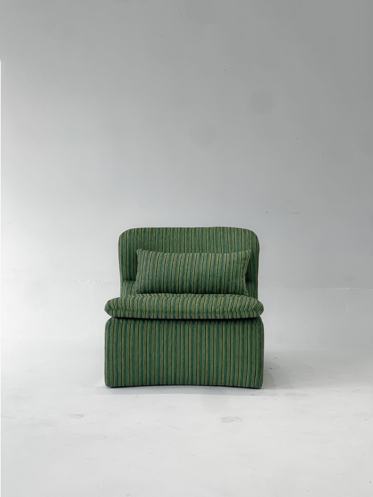 One silhouette. Your dimensions, comfort and finish.