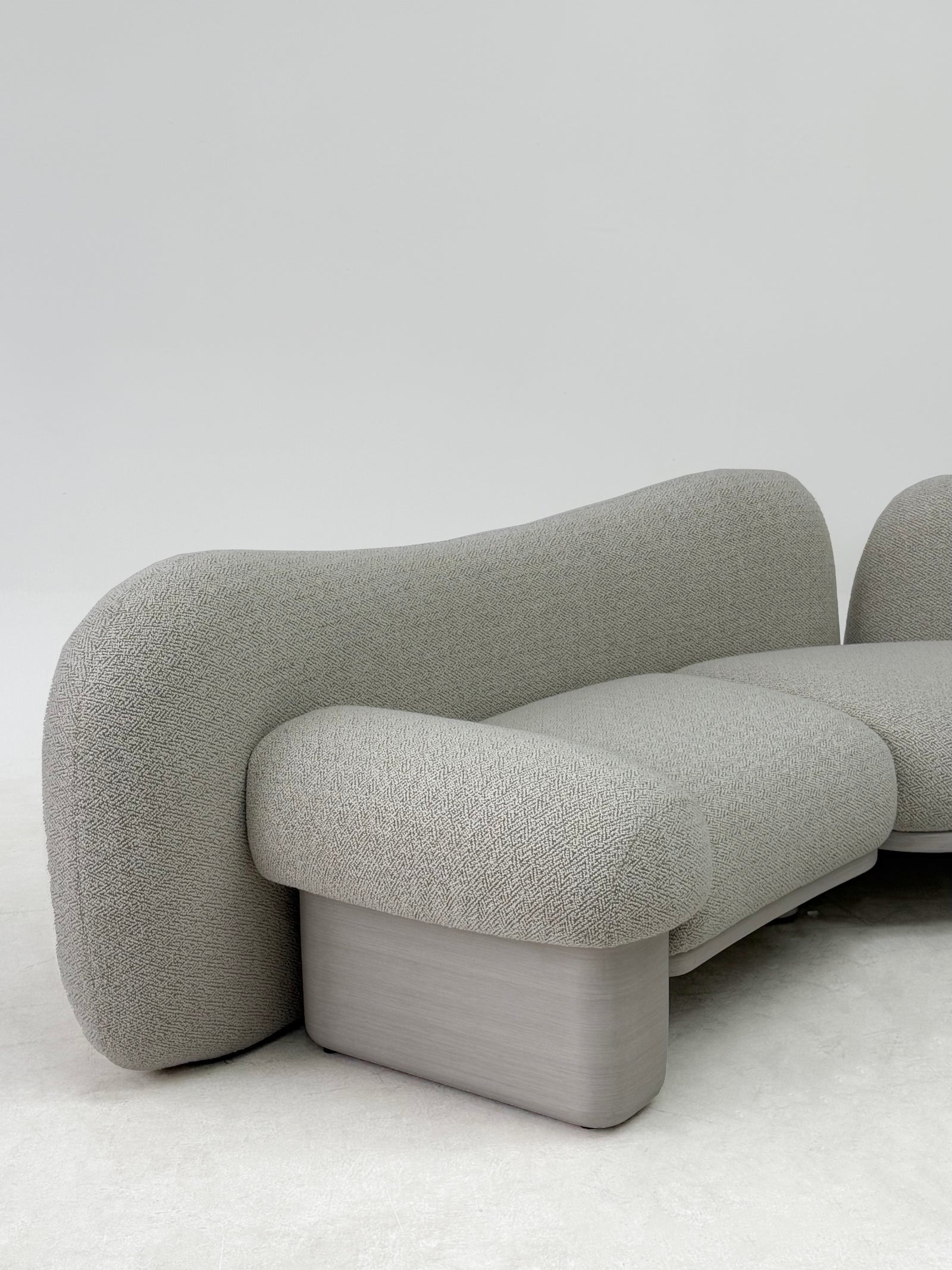 One silhouette. Your dimensions, comfort and finish.