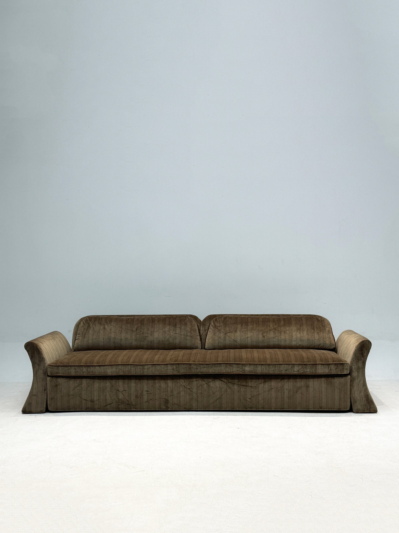 One silhouette. Your dimensions, comfort and finish.