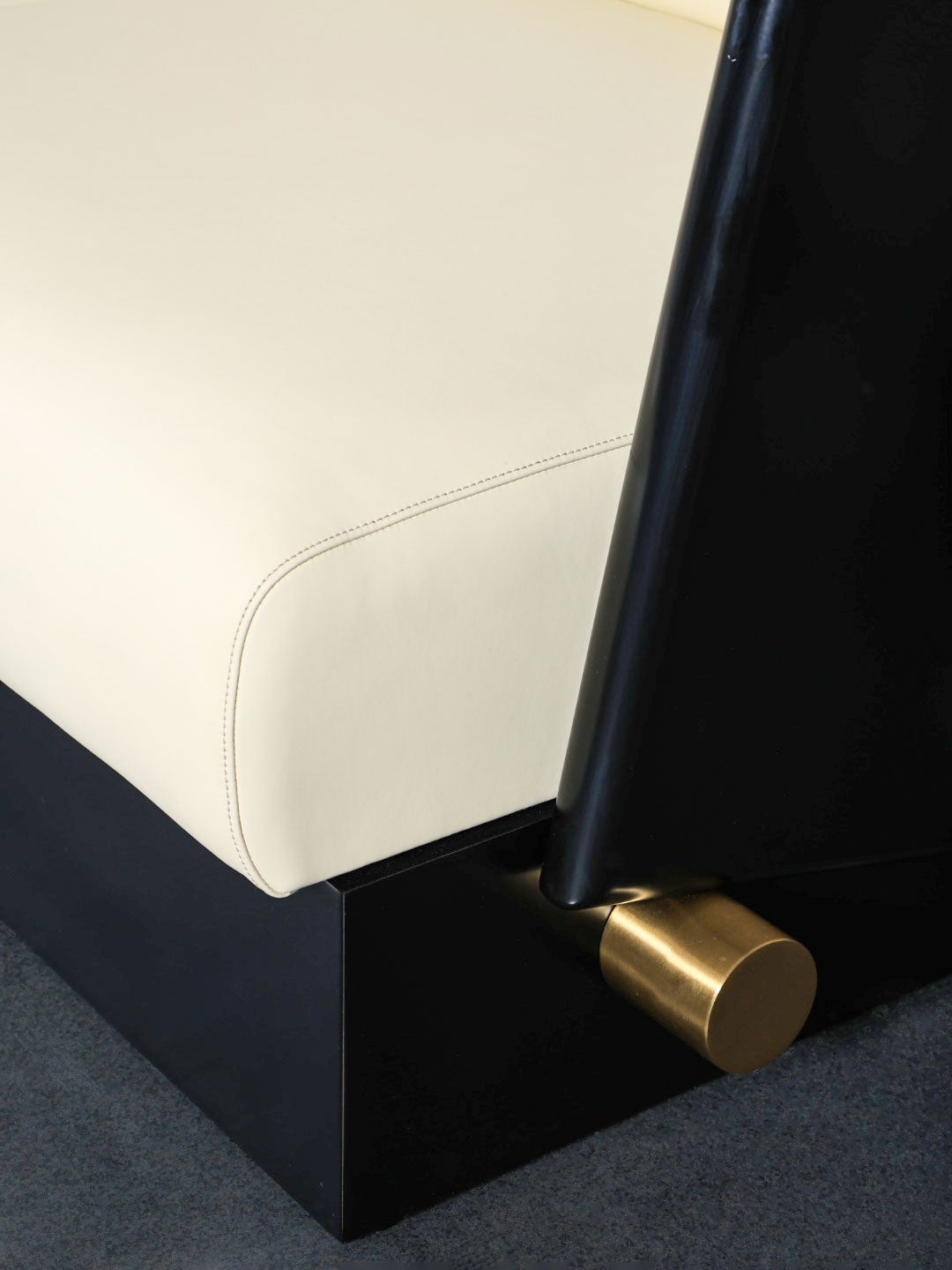 One silhouette. Your dimensions, comfort and finish.