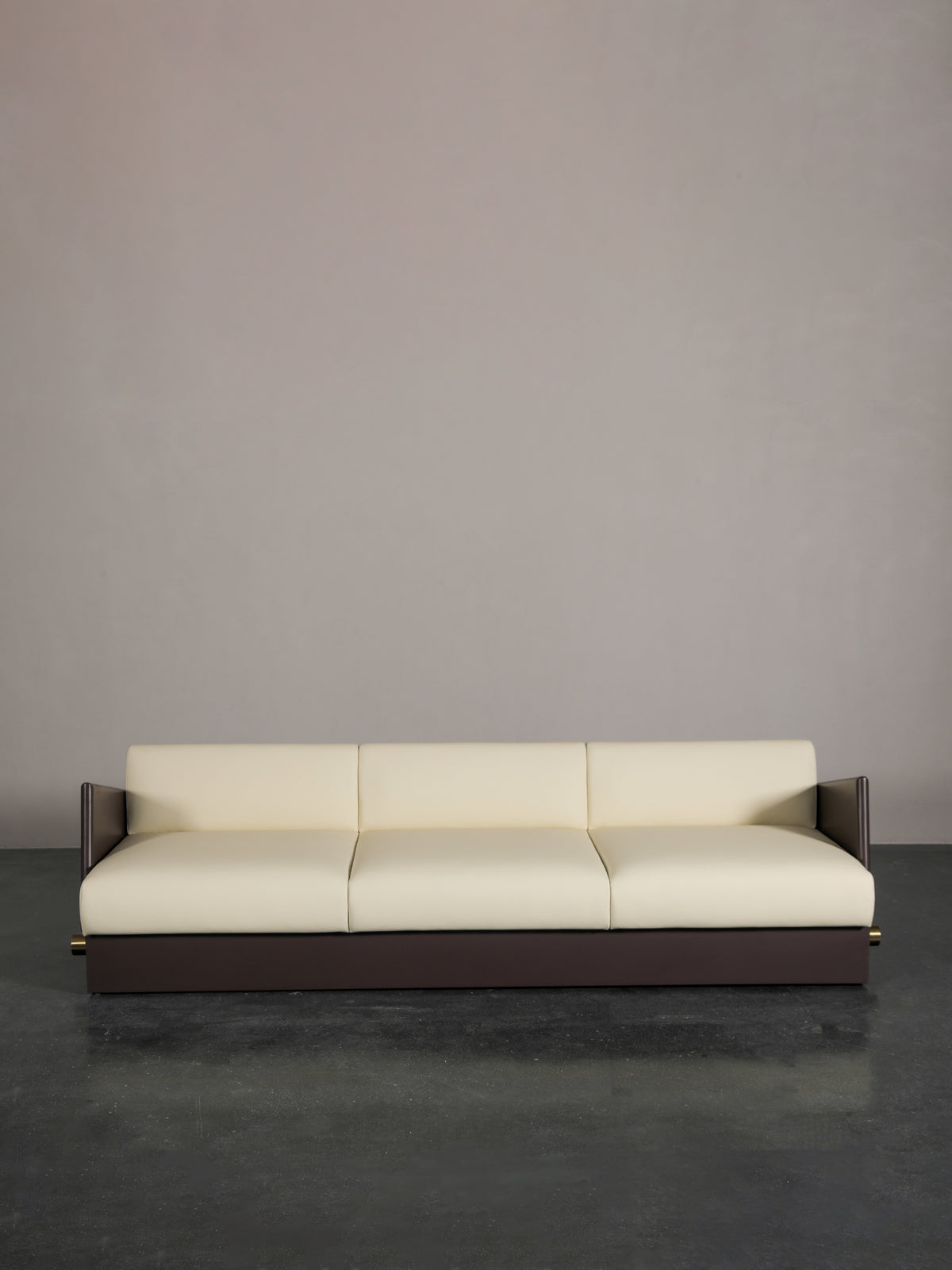 One silhouette. Your dimensions, comfort and finish.
