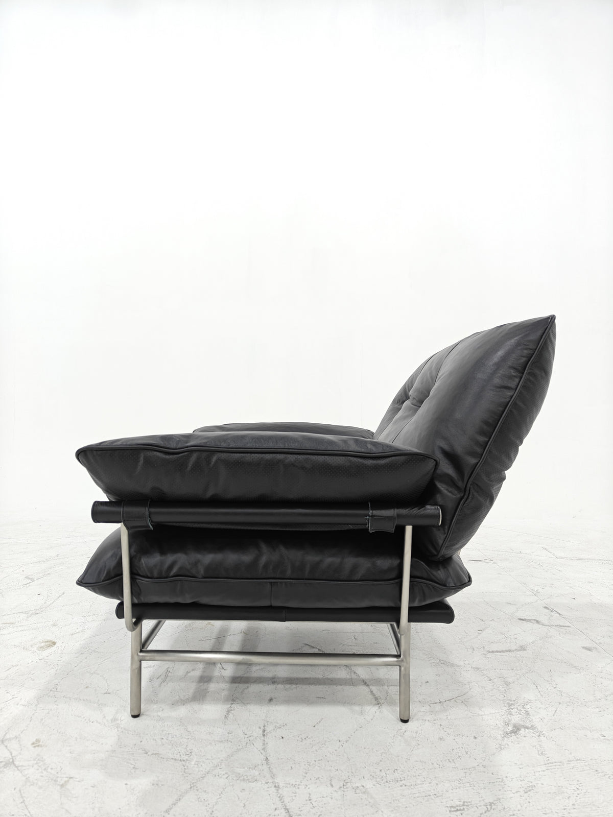 One silhouette. Your dimensions, comfort and finish.
