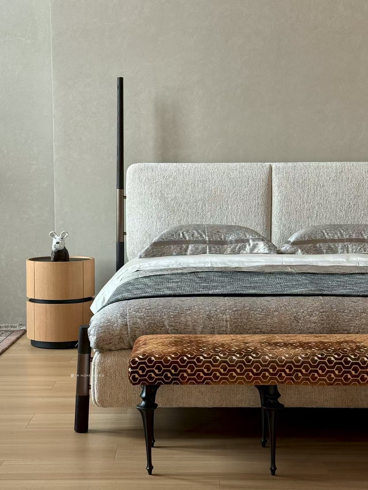One silhouette. Your dimensions, comfort and finish.
