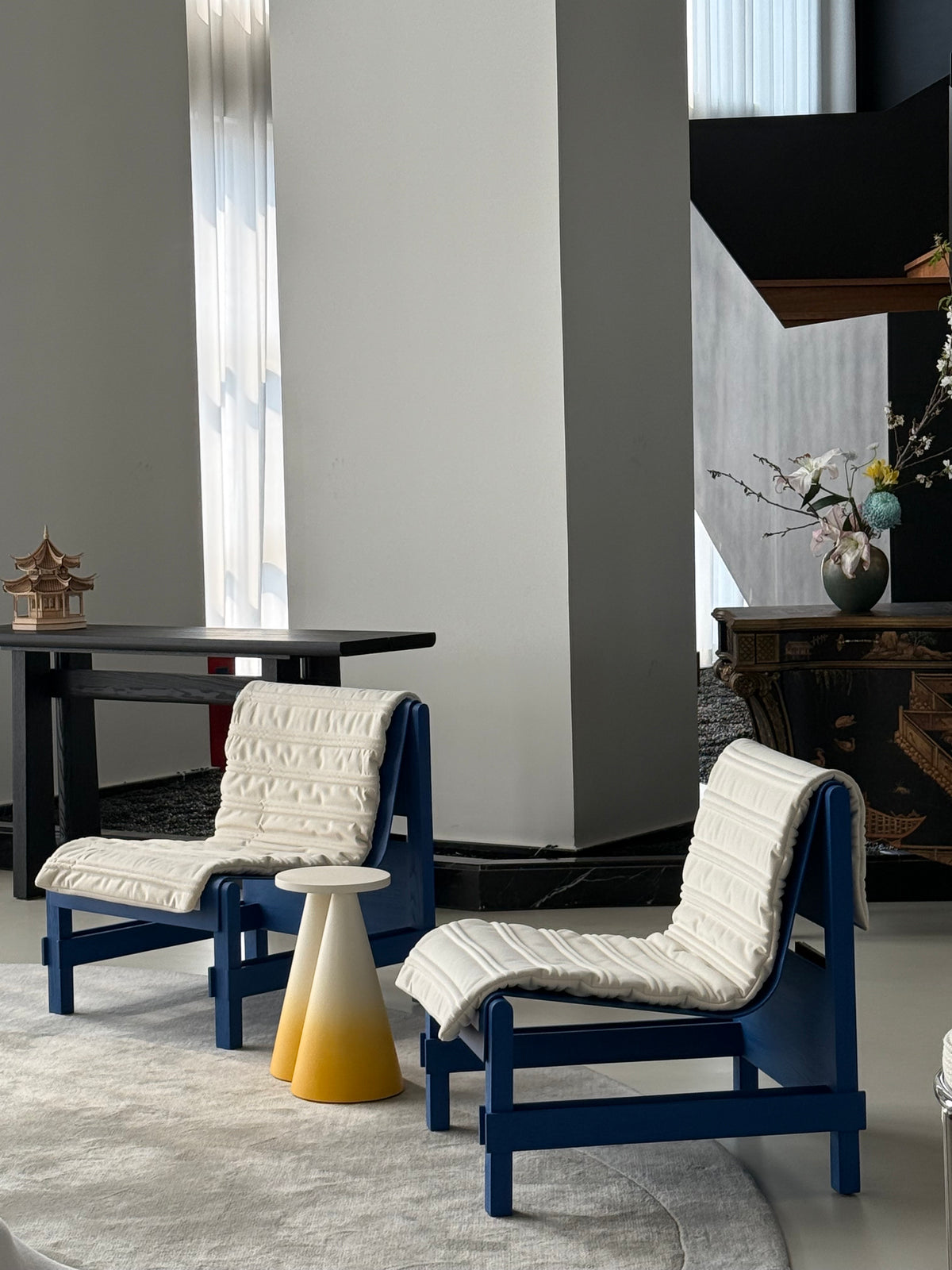 One silhouette. Your dimensions, comfort and finish.