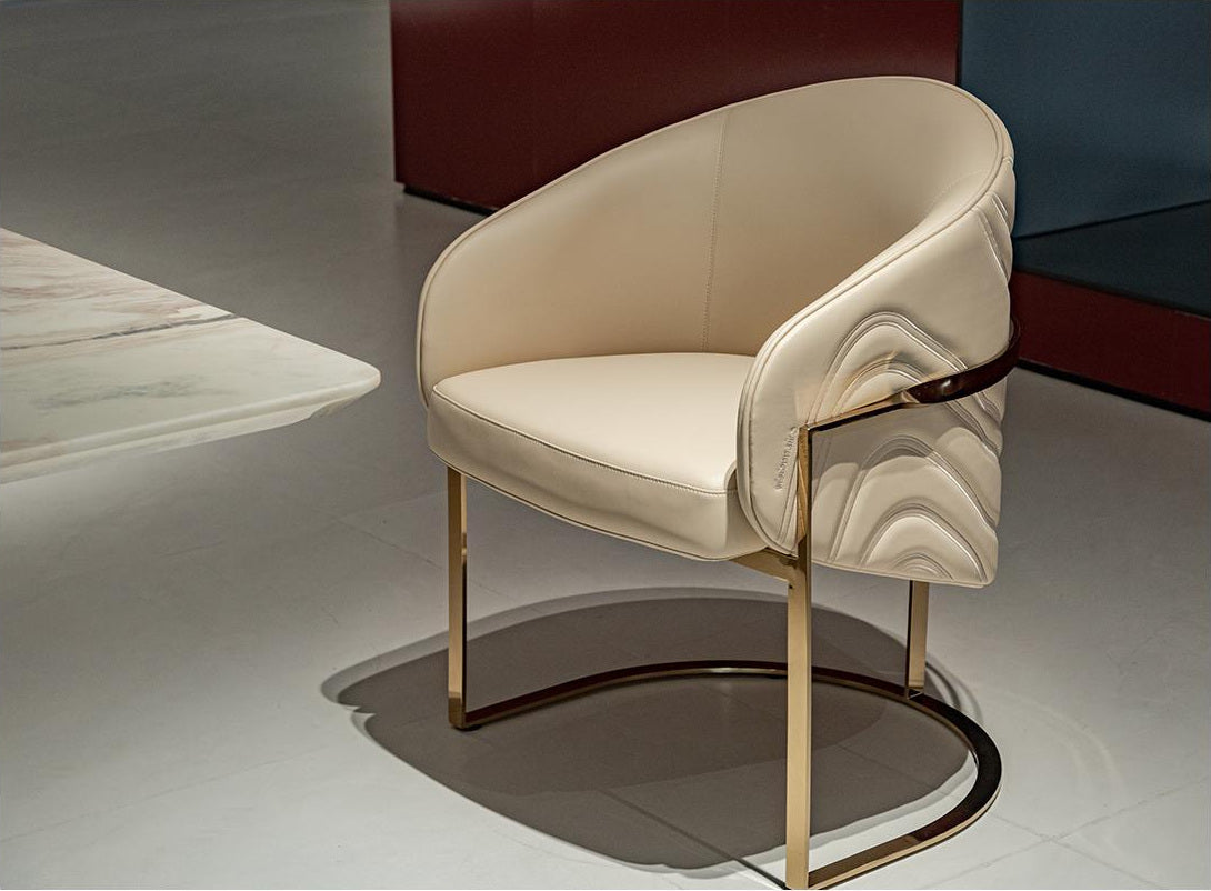 One silhouette. Your dimensions, comfort and finish.