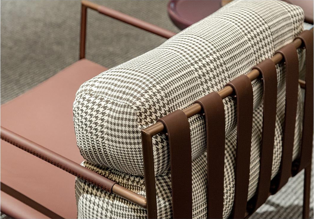 One silhouette. Your dimensions, comfort and finish.