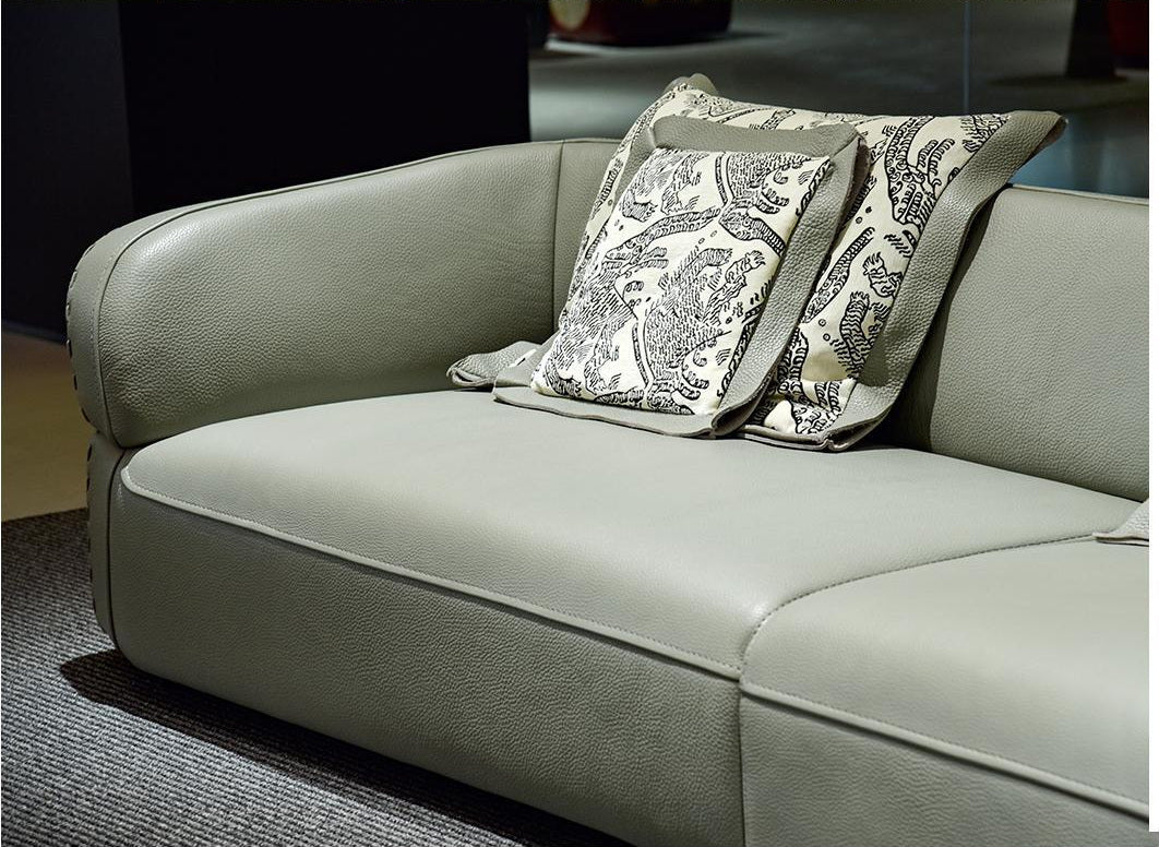 One silhouette. Your dimensions, comfort and finish.