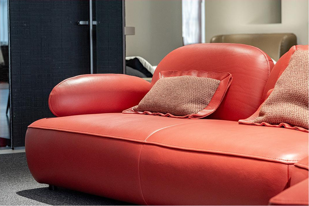 One silhouette. Your dimensions, comfort and finish.