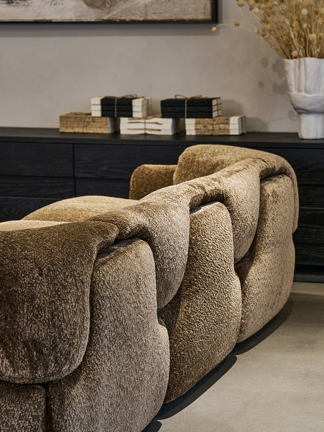One silhouette. Your dimensions, comfort and finish.