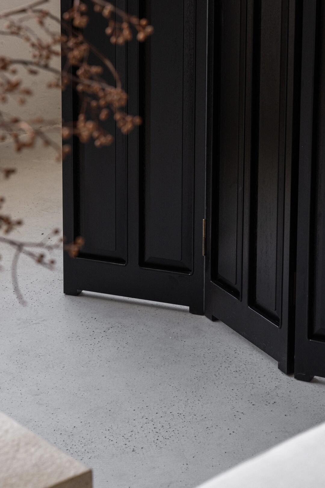 One silhouette. Your dimensions, comfort and finish.