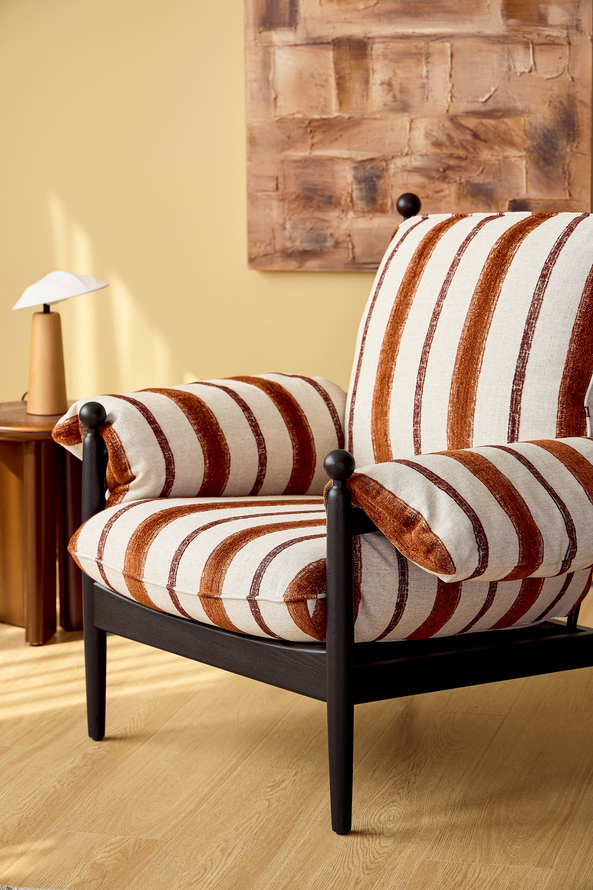 One silhouette. Your dimensions, comfort and finish.