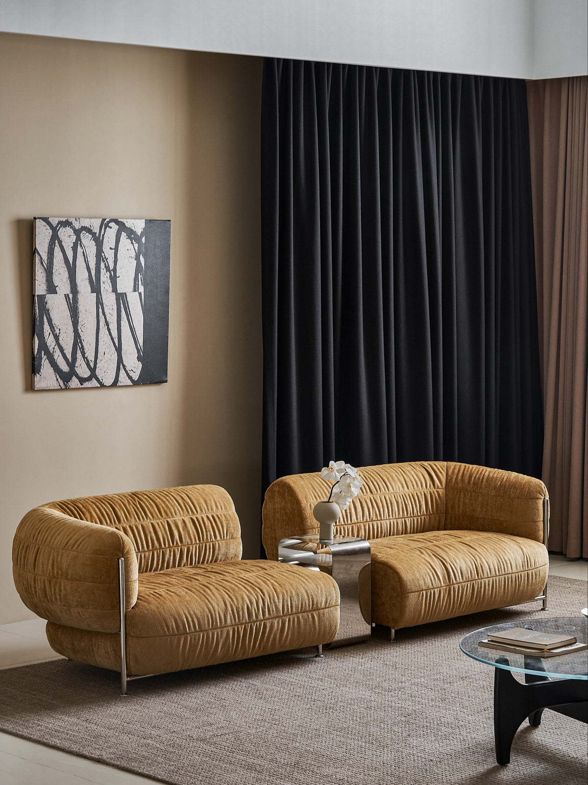 One silhouette. Your dimensions, comfort and finish.