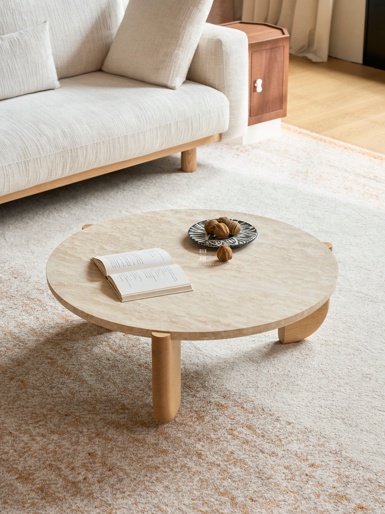 One silhouette. Your dimensions, comfort and finish.