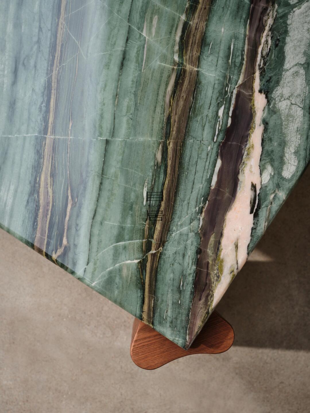 One silhouette. Your dimensions, comfort and finish.