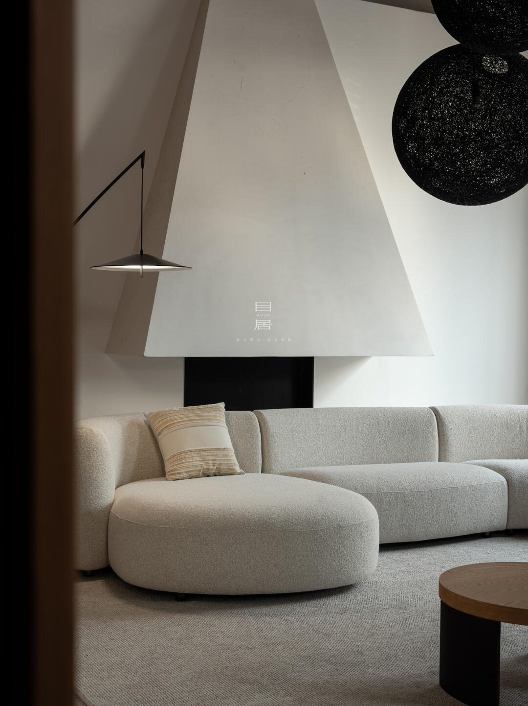 One silhouette. Your dimensions, comfort and finish.