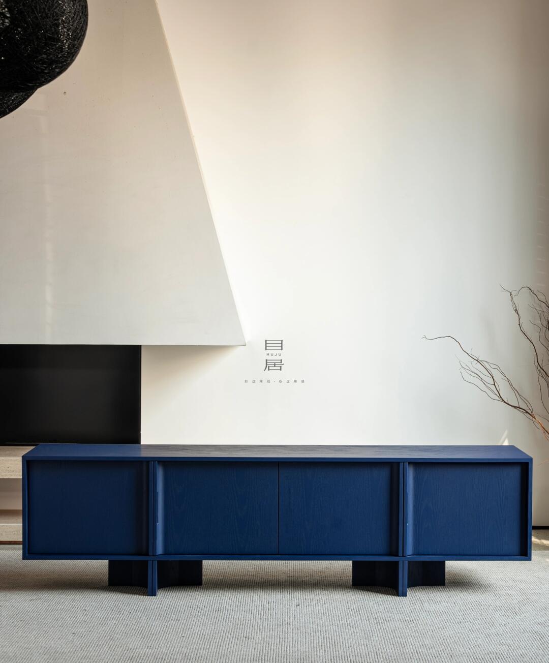 One silhouette. Your dimensions, comfort and finish.