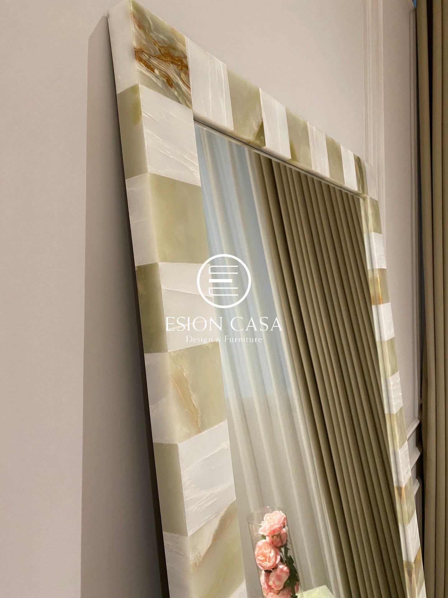 One silhouette. Your dimensions, comfort and finish.