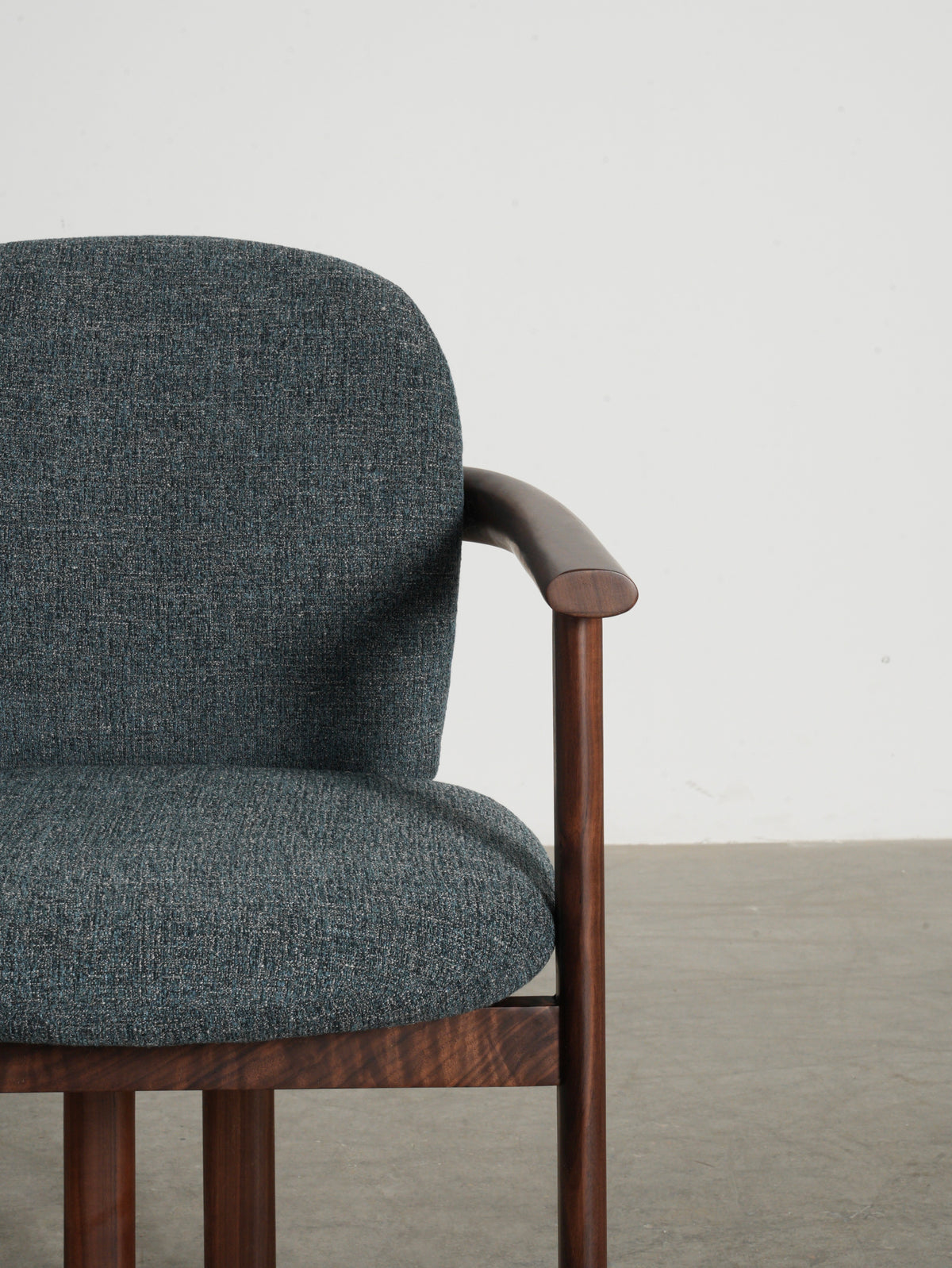 One silhouette. Your dimensions, comfort and finish.