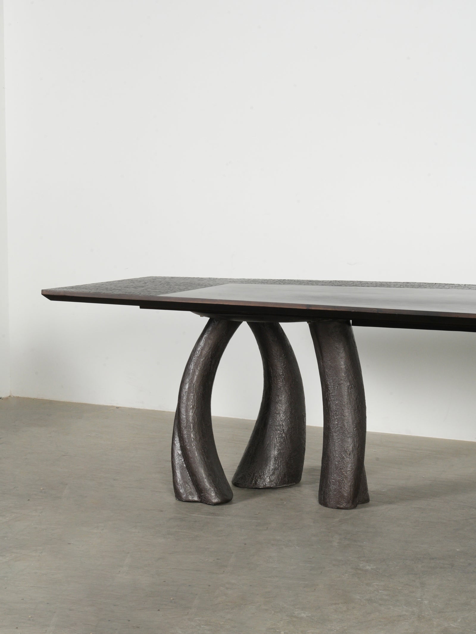 One silhouette. Your dimensions, comfort and finish.